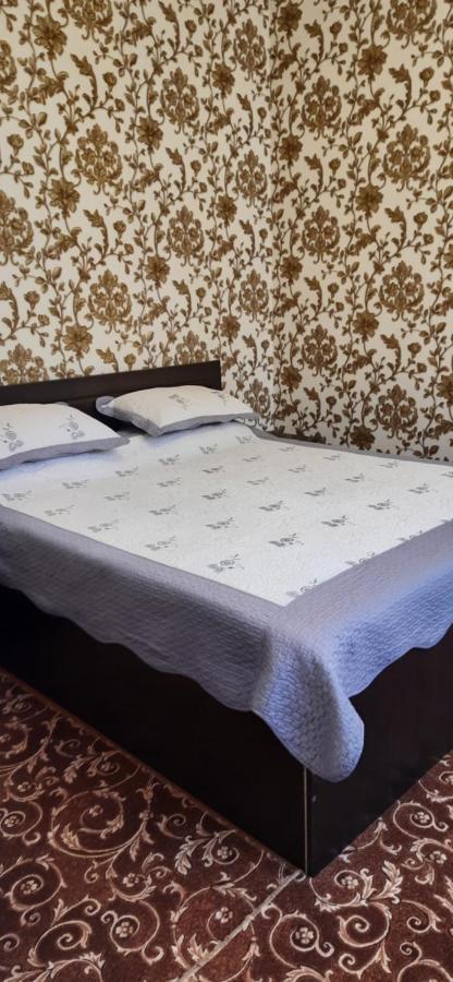 Hotel Sugd & Guest House Panjakent Bagian luar foto